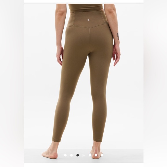 Athleta Pants - Athleta High-Waisted cropped Leggings with Pocket
